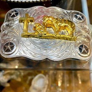 belt buckle